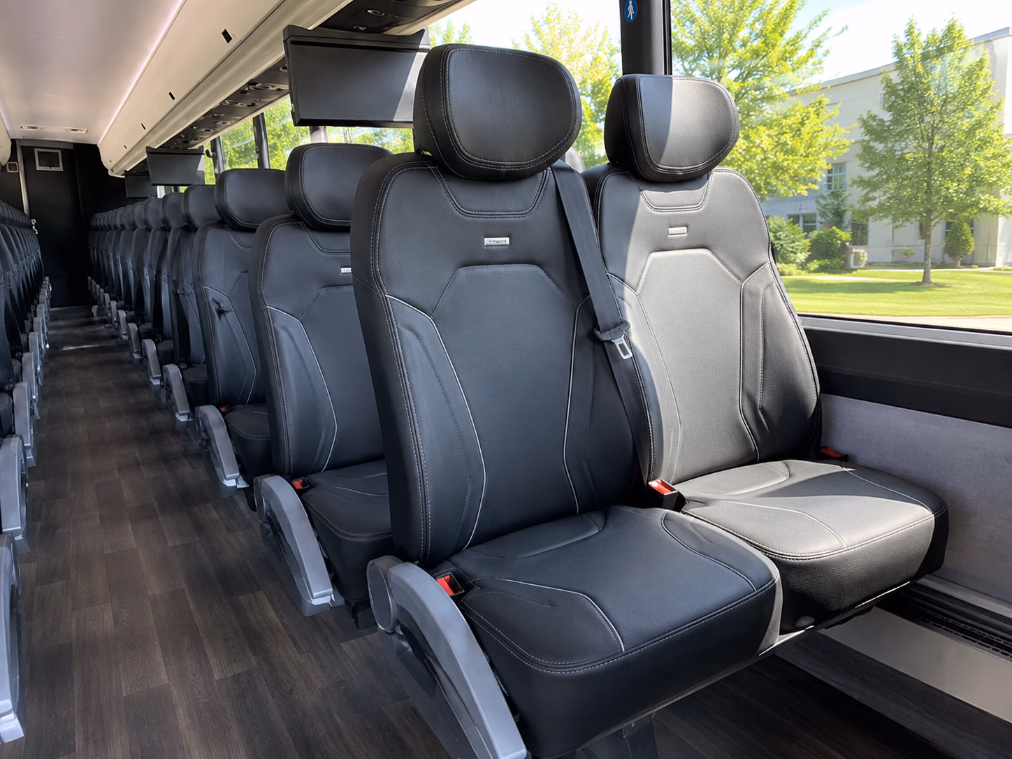 bachelorette wine tour buses through the treasure valley